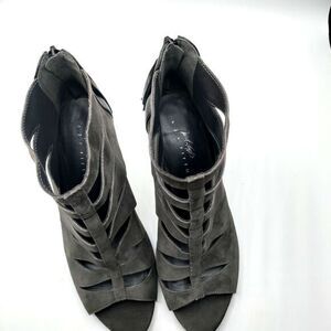 Lord & Taylor 424 Fifth Women 9.5 Gray Suede Peep Toe Leather Zipper Tassel Sexy